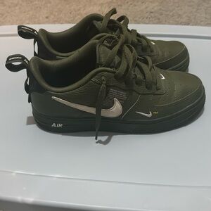 Nike Air Force 1 Low Utility Green